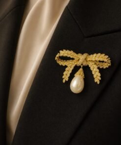 Brooch (Gold)