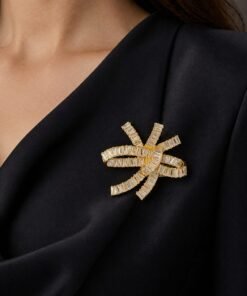 Brooch (Gold)