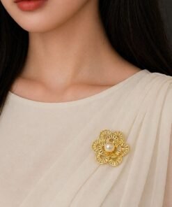 Brooch (Gold)